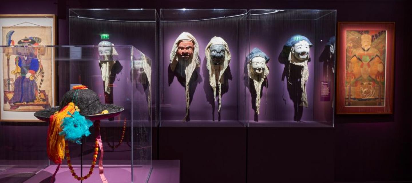 Photo de masques coréens présentés dans l'exposition "Médecines d'Asie"