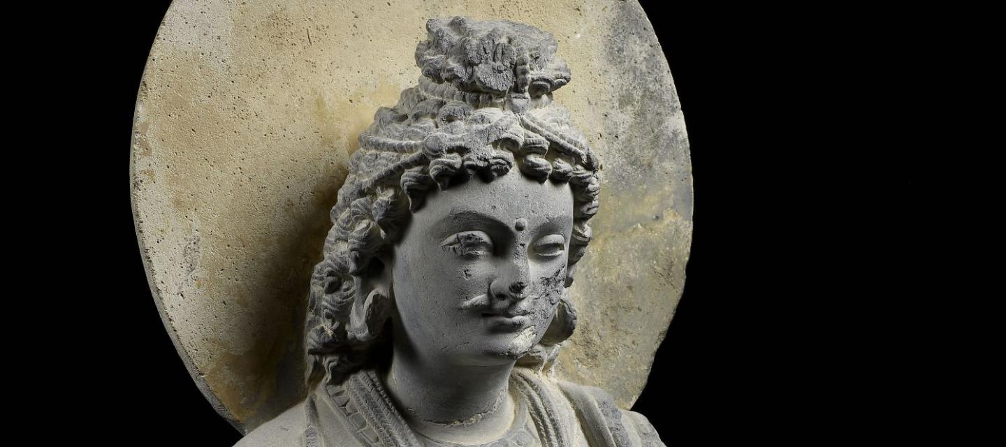 Bodhisattva debout nimbé