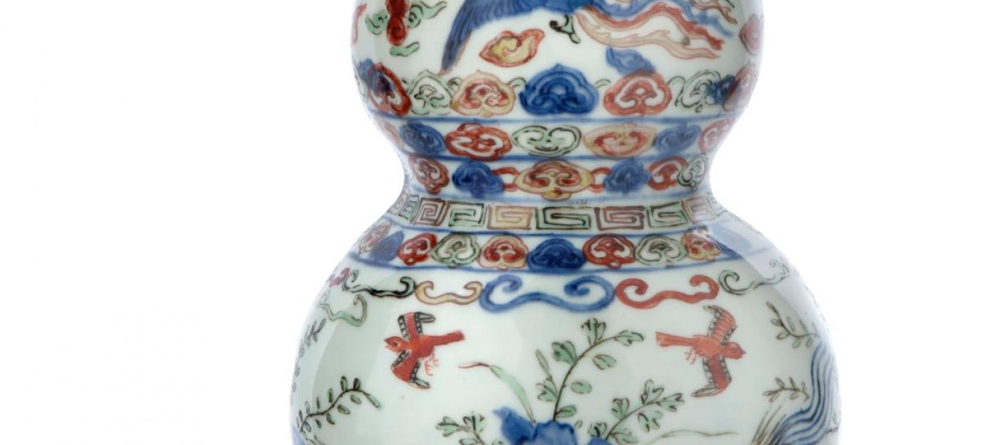 Vase d’applique Porcelaine, décor wucai