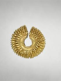 Paire de boucles d'oreilles circulaire originaires d'Inde