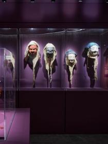 Photo de masques coréens présentés dans l'exposition "Médecines d'Asie"