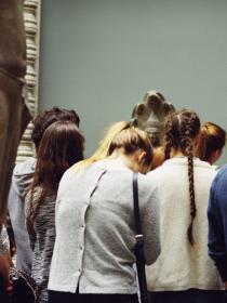 Image montrant une visite de groupe au musée Guimt