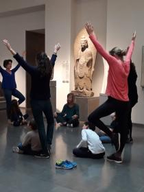 Atelier arts et yoga pour les familles au musée Guimet