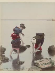 Pêcheuses en bord de mer