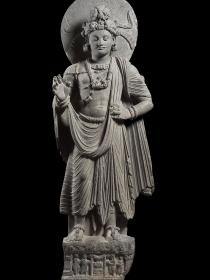 Photographie d'un bodhisattva debout