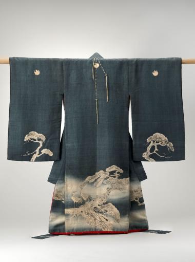 Kimono pour enfant à décor de grues et de pins sous la neige