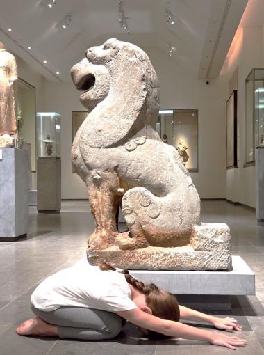 Activité yoga au musée Guimet 