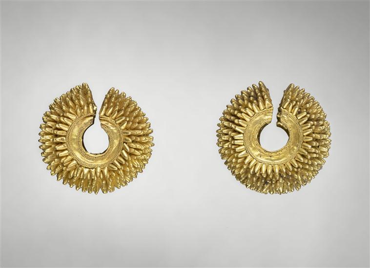 Paire de boucles d'oreilles circulaire originaires d'Inde