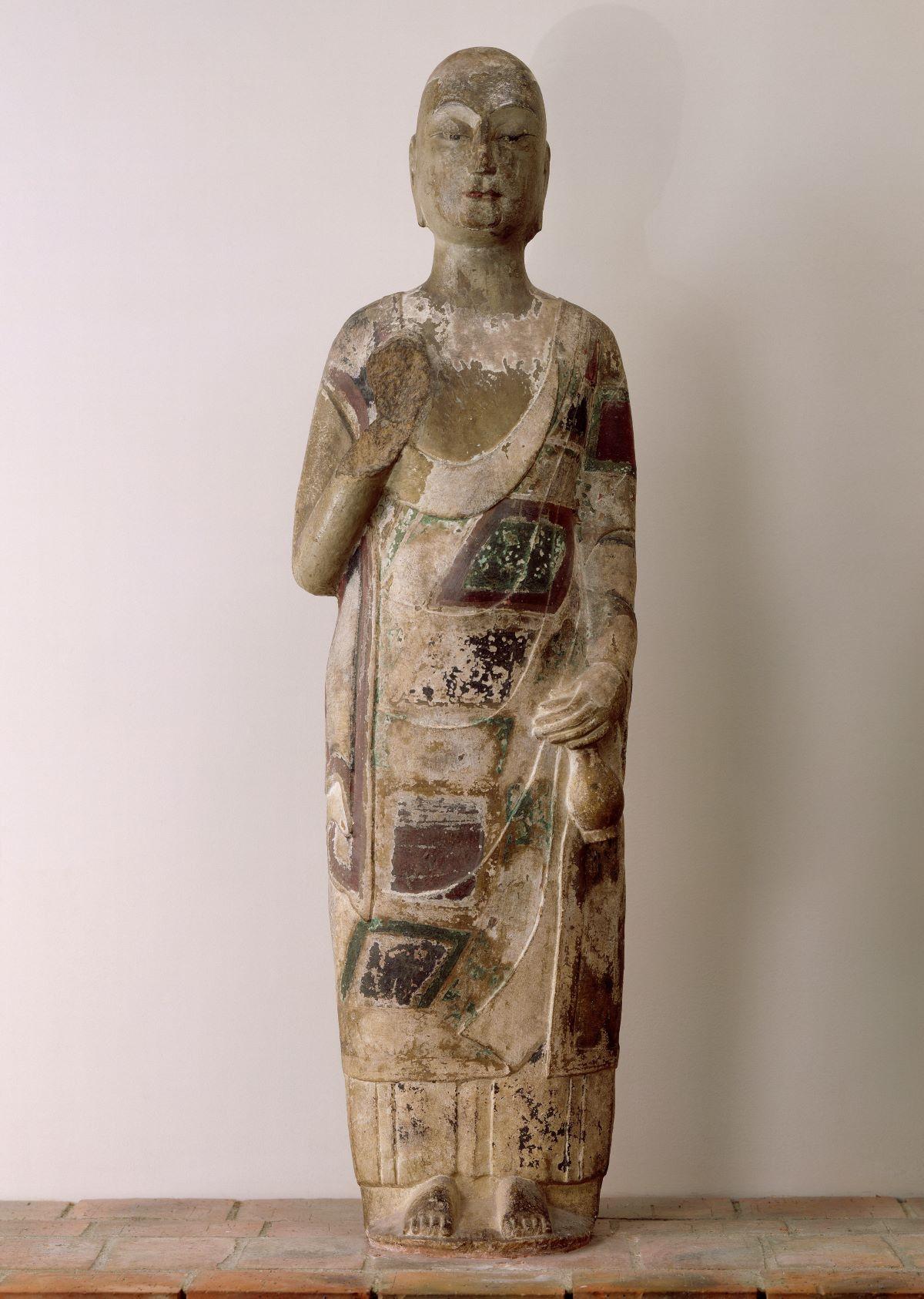 Sculpture d'un des deux disciple du Bouddha Shakyamuni