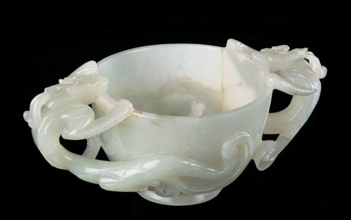 马扎然”玉杯，双螭龙耳玉杯| Musée Guimet